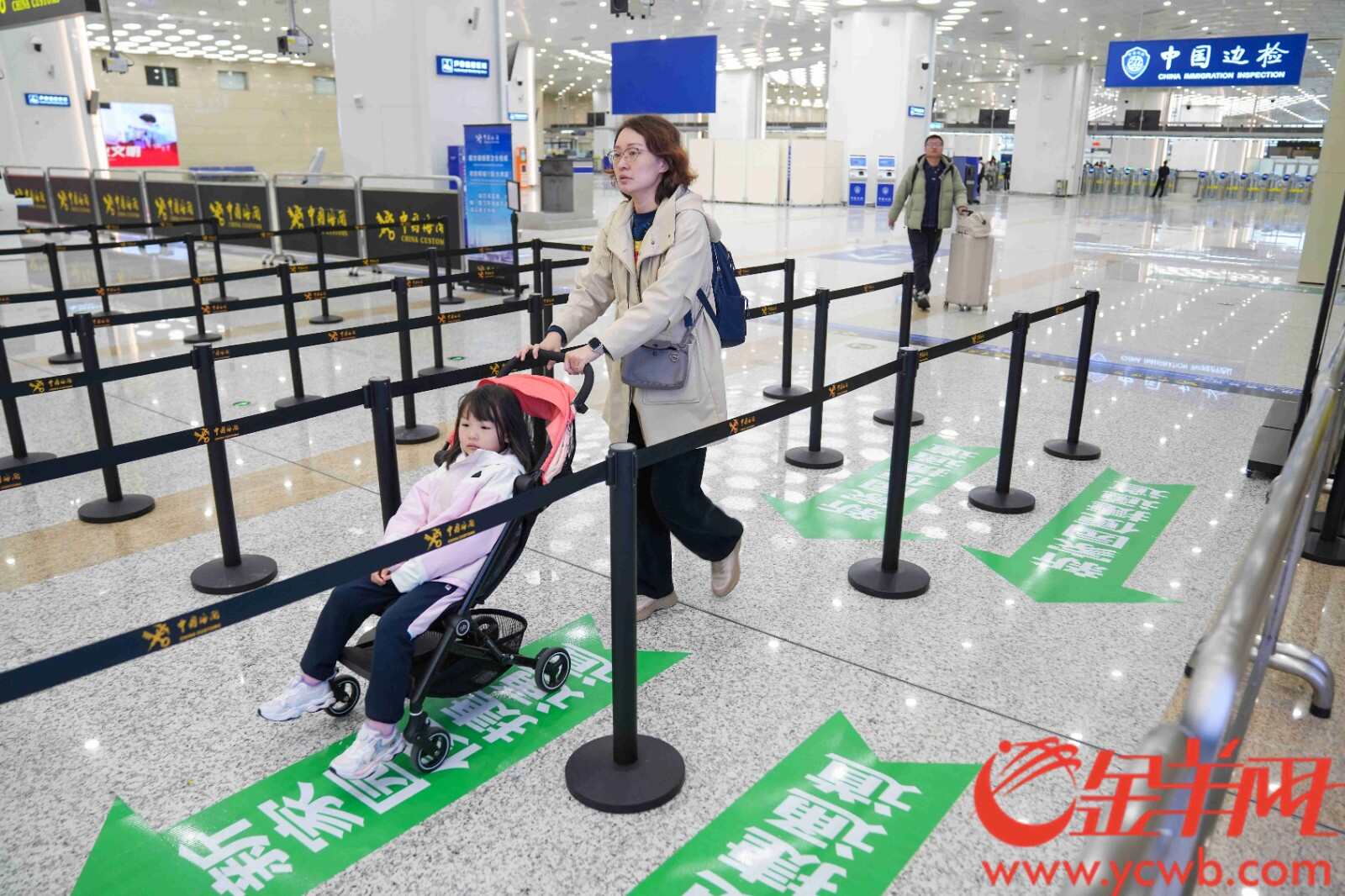 1709285696107761.jpg 横琴封关首日,横琴口岸平稳有序 羊城晚报(13825215)-20240301164013.jpg