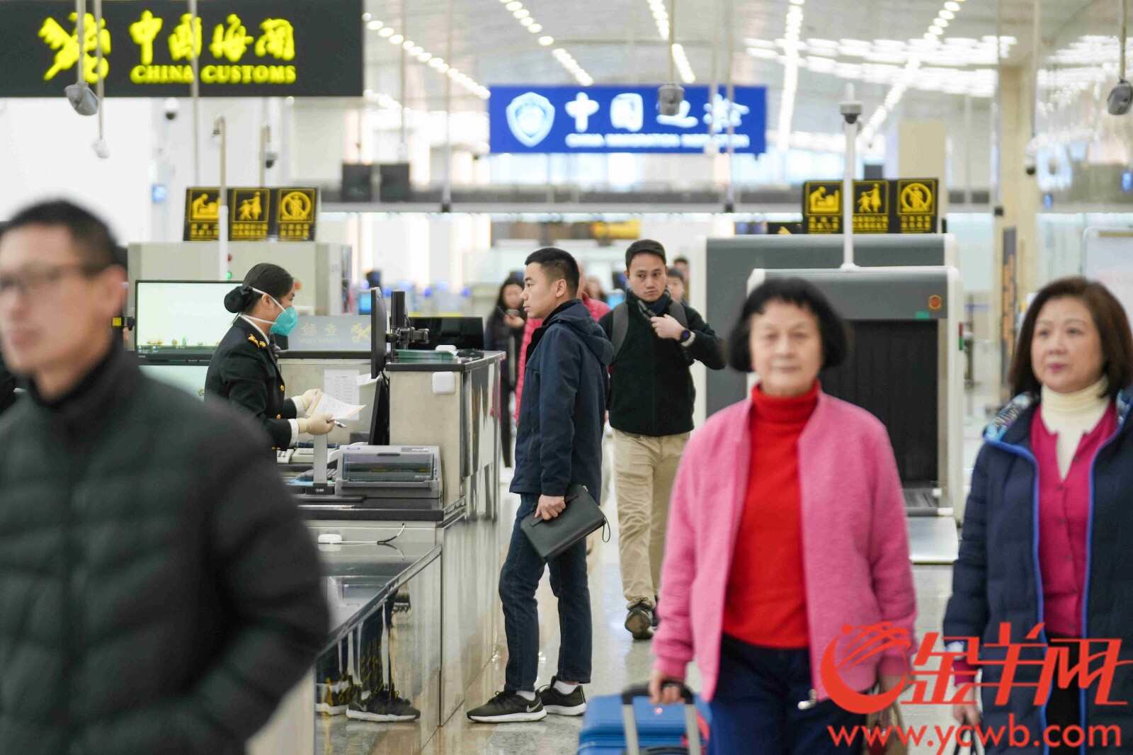 1709285736819887.jpg 横琴封关首日,横琴口岸平稳有序 羊城晚报(13825211)-20240301164005.jpg