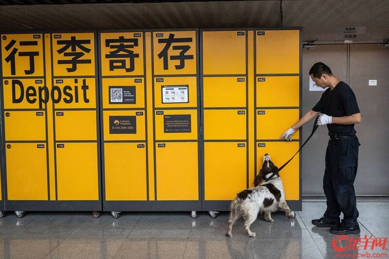 警犬要搜查广交会展馆内每一寸地方